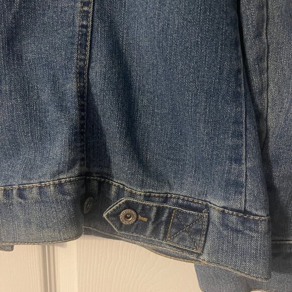 Bandolino Jeans Women's Classic Denim Jacket - size L - Picture 6 of 7